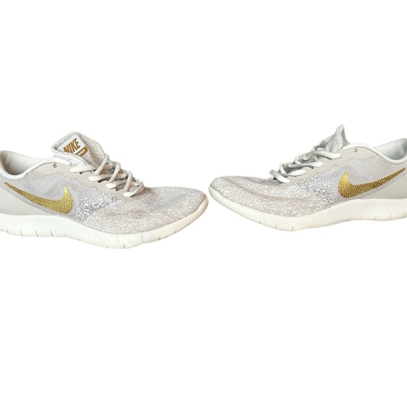 Women’s Nike running sneakers - Picture 2 of 4